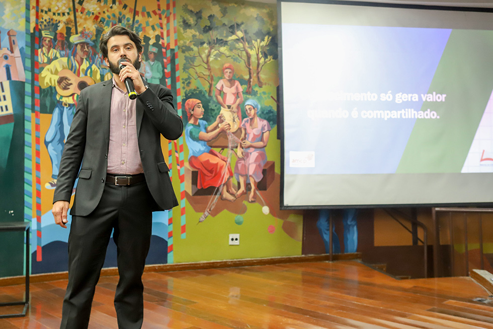 O controlador-geral de Ouro Branco, Alex Ara&uacute;jo (Foto: Veronica Manevy/TCEMG)